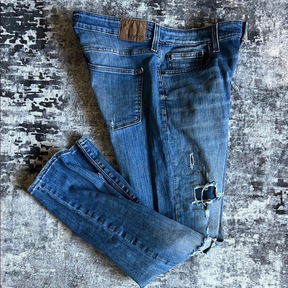 Express Men's Distressed Slim Straight Jeans in Blue Wash - Picture 6 of 6